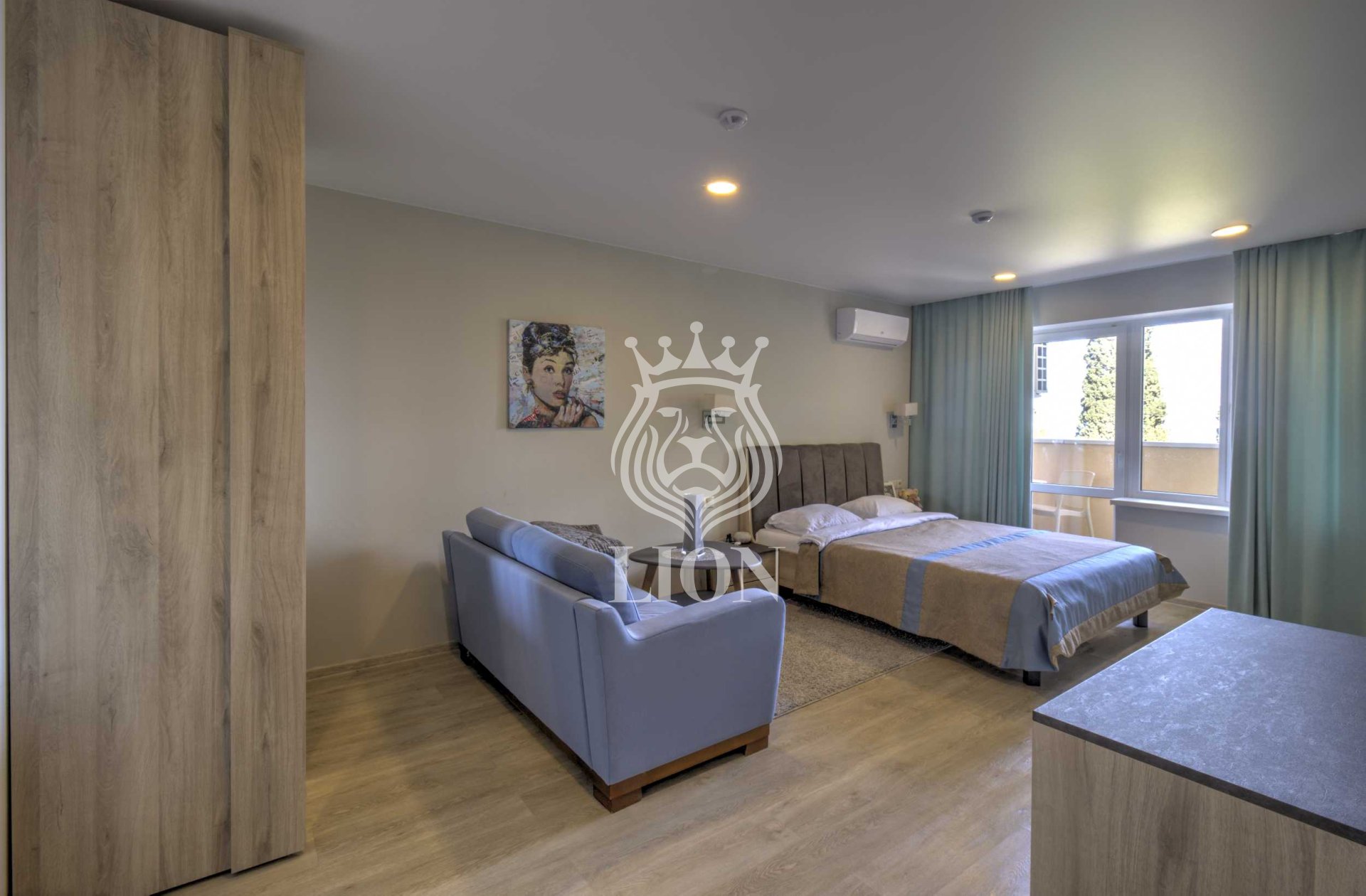 10-к апартаменты 283 м² 2/3 эт., Набережная — фото 2