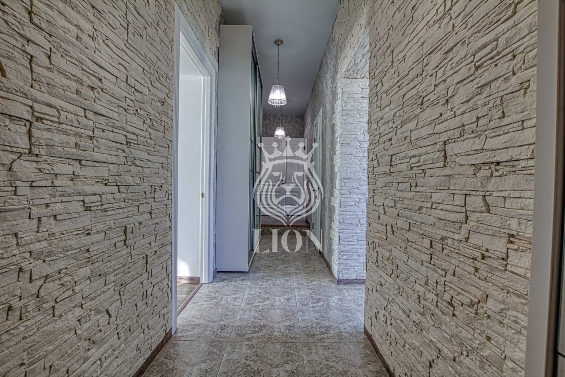 Дом 162 м² на 9 сот., Лучистое — фото 2