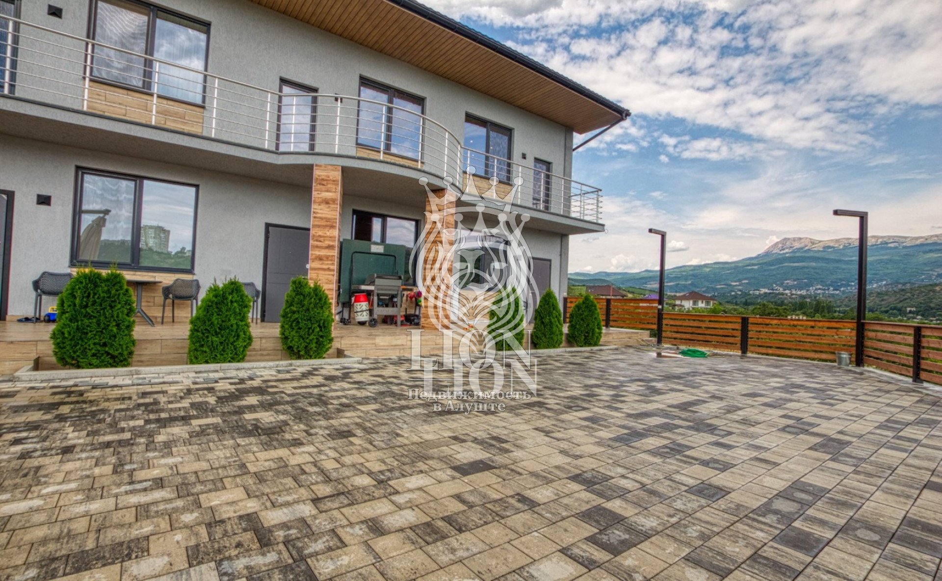 Таунхаус 213 м² на 1 сот., Алушта