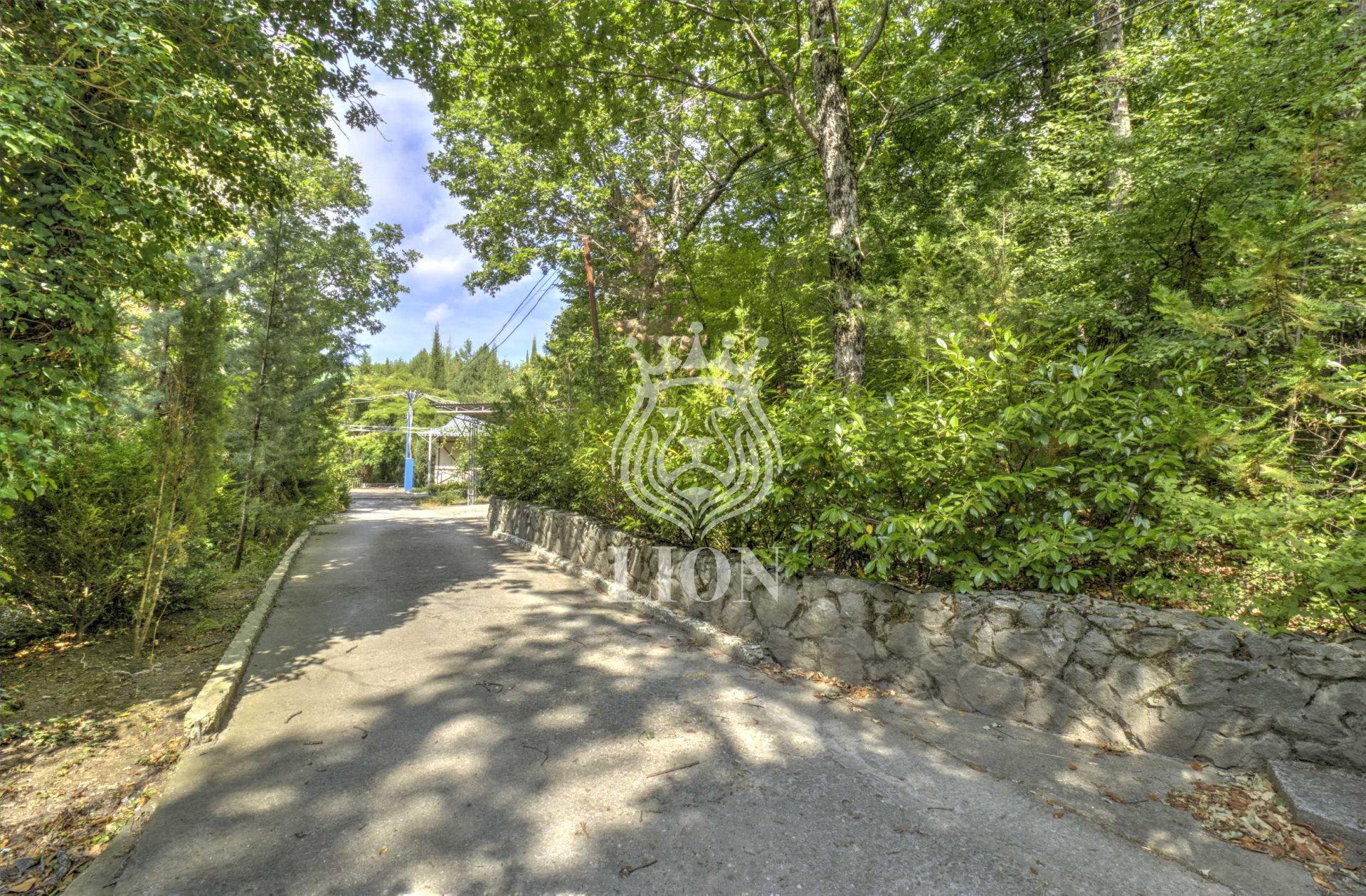 Дом 750 м² на 117 сот., Розовый