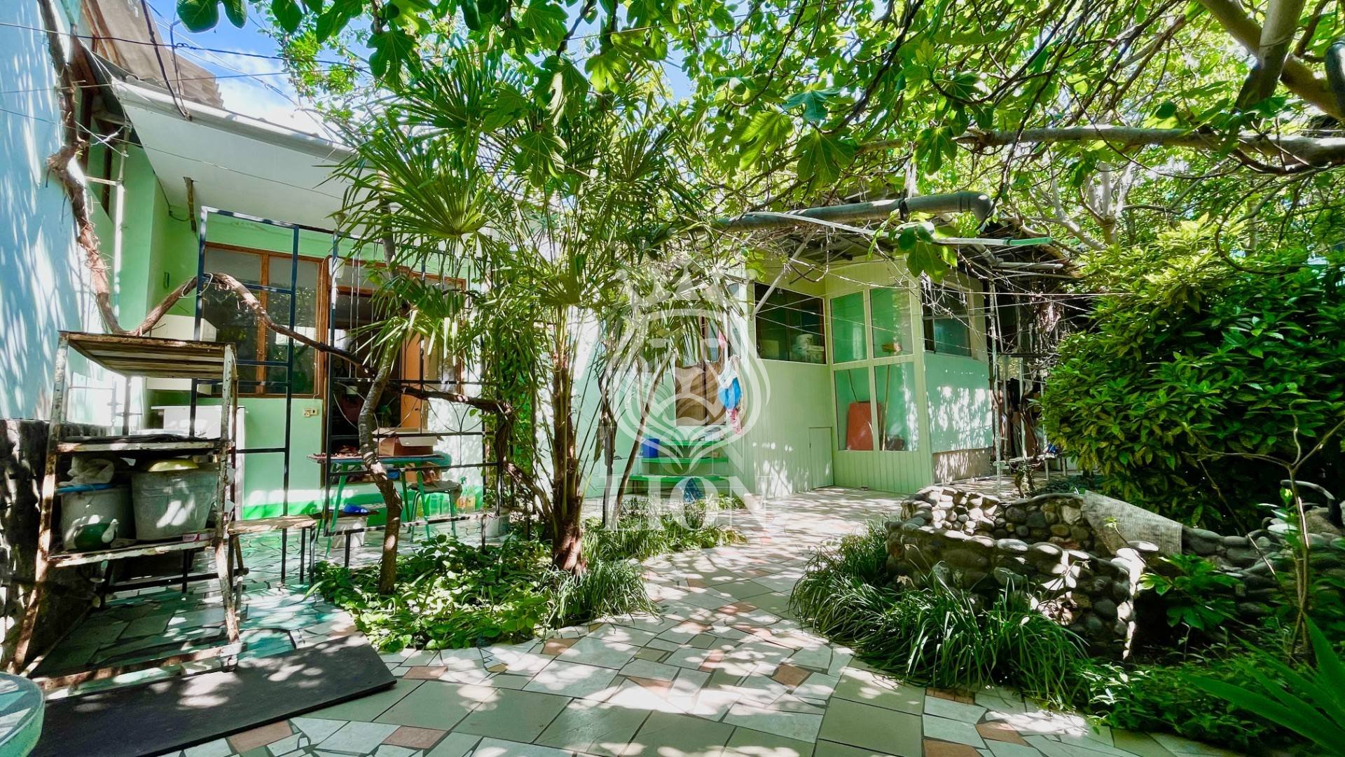 Дом 240 м² на 4.9 сот., Алушта