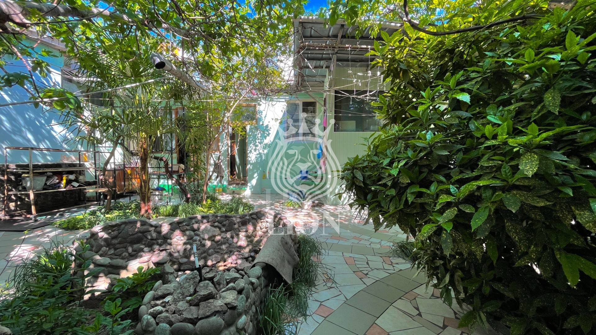 Дом 240 м² на 4.9 сот., Алушта