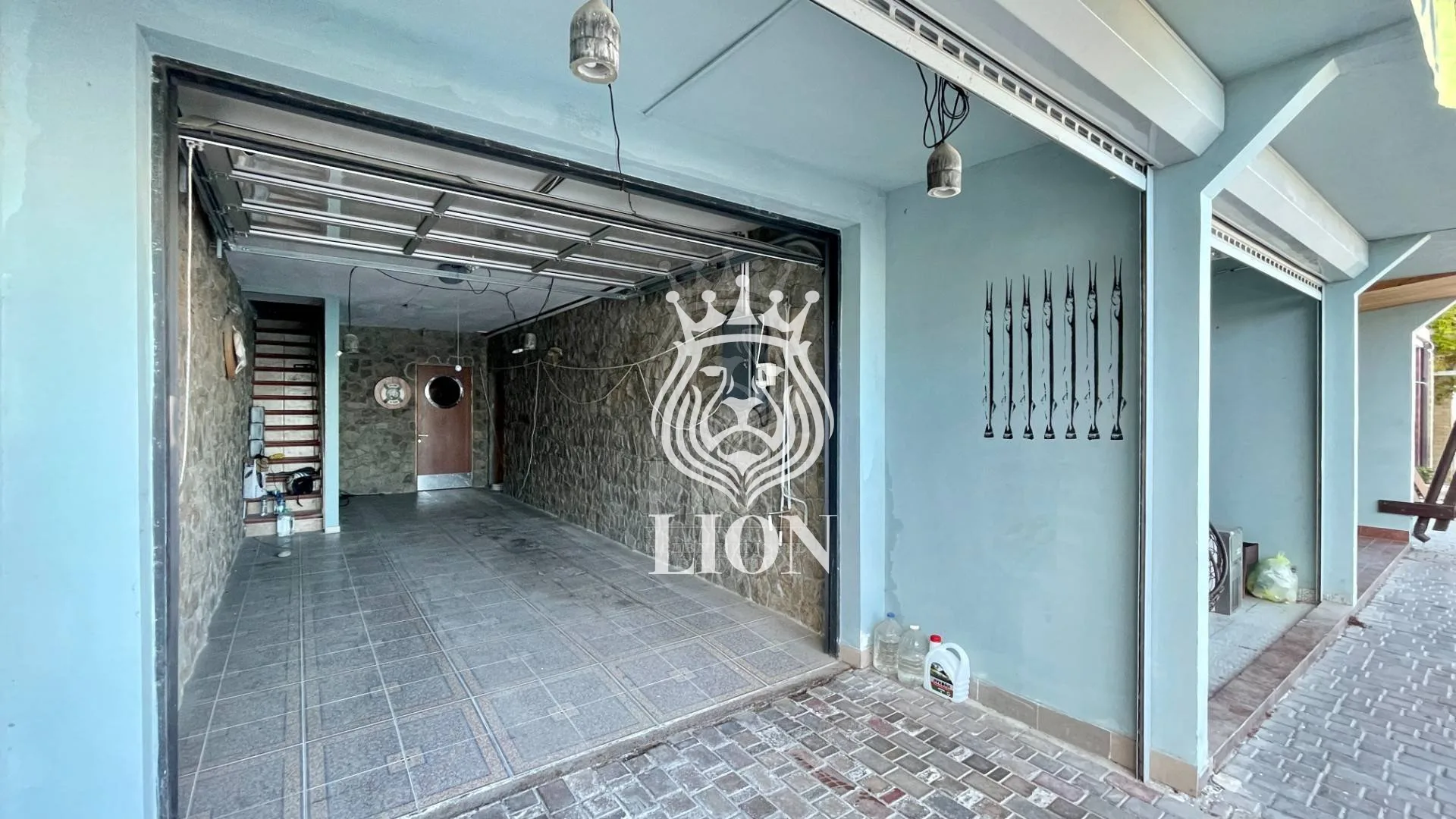 Коммерческая 880 м², Утёс