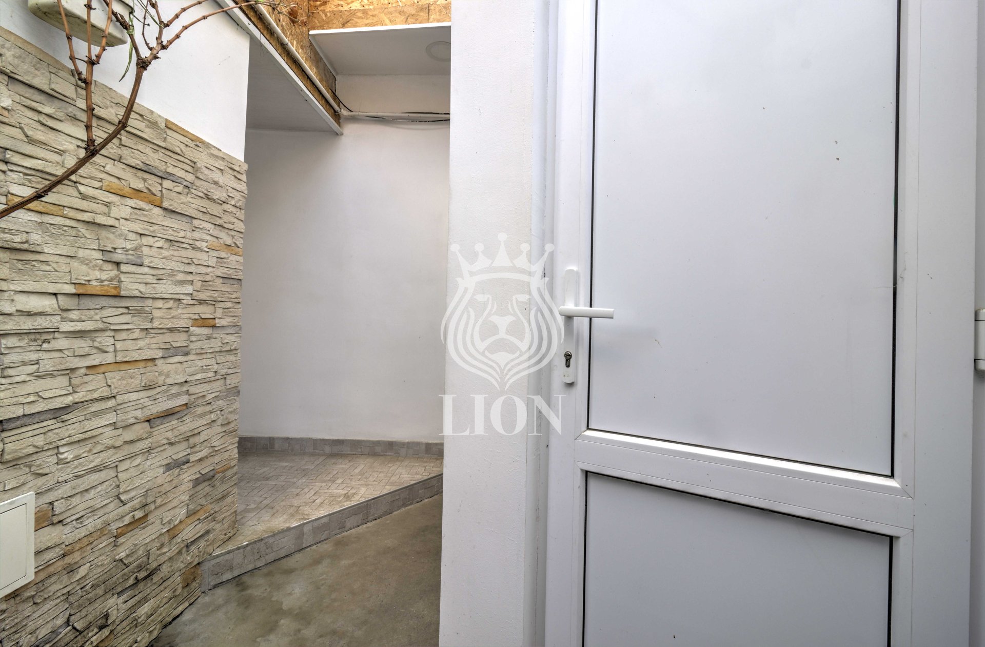 2-к квартира 57 м² 1/2 эт., Пуцатова — фото 4