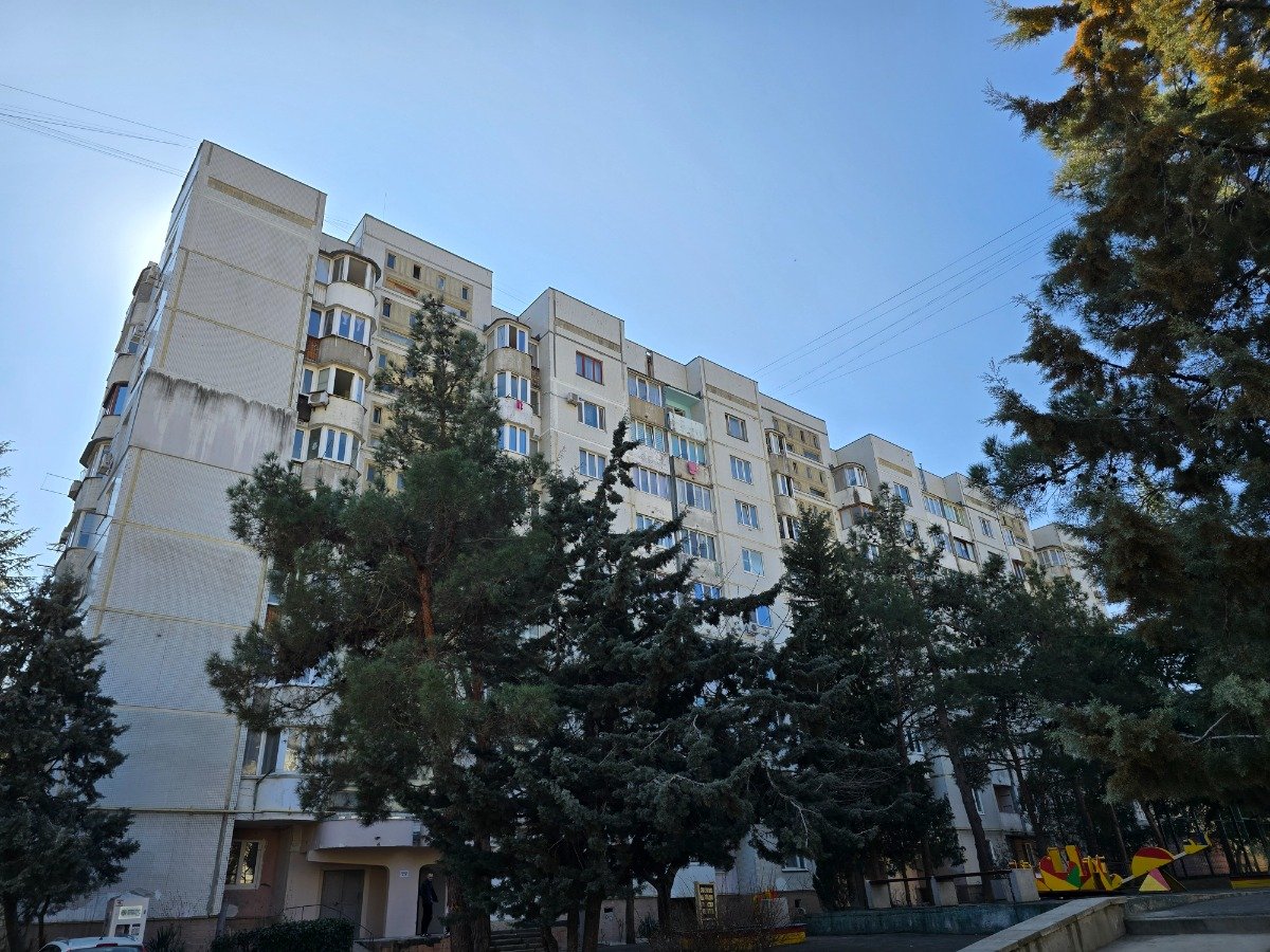 2-к квартира 58 м² 9/9 эт., Ялтинская