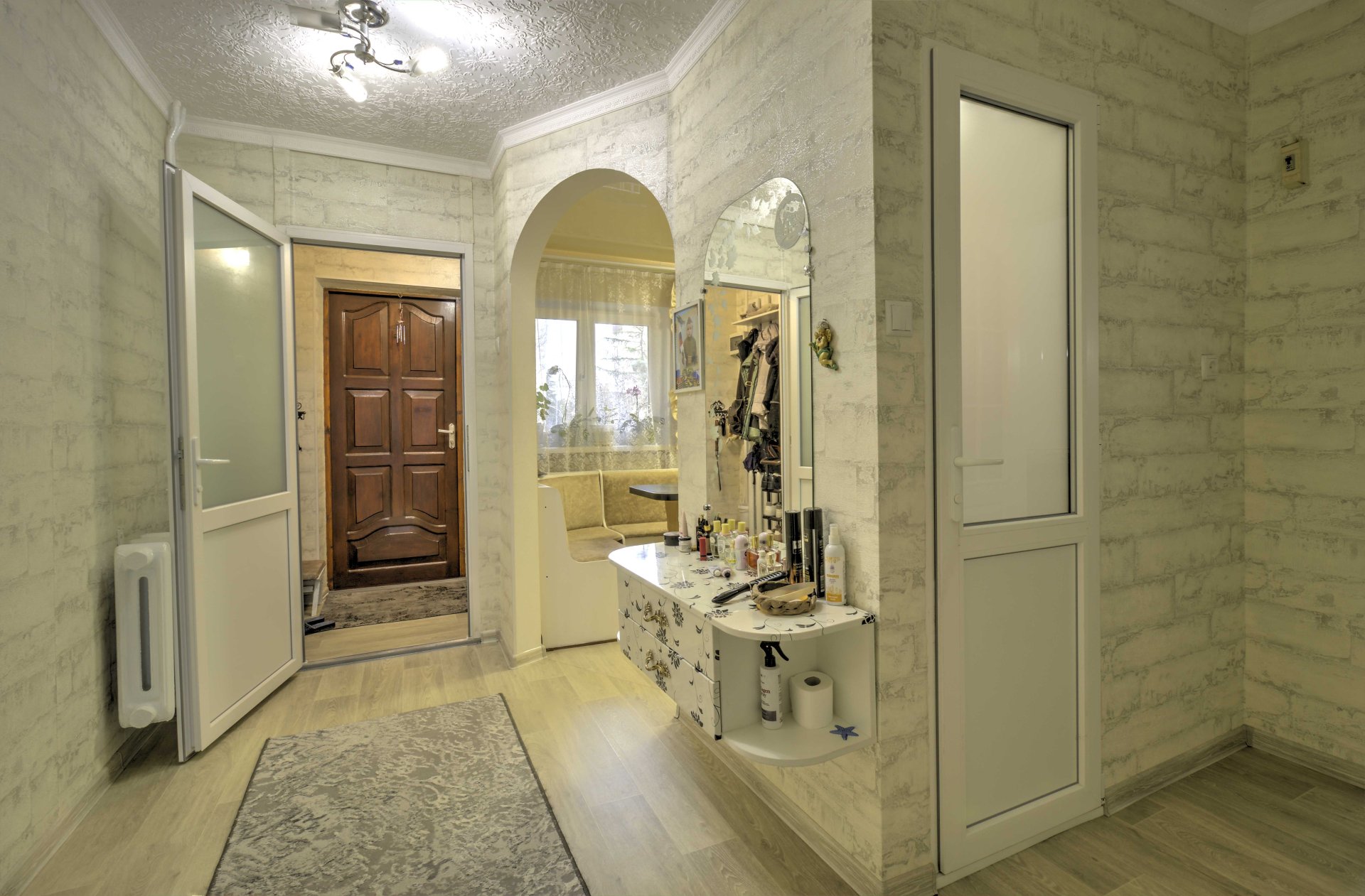 2-к квартира 79.1 м² 2/5 эт., Октябрьская