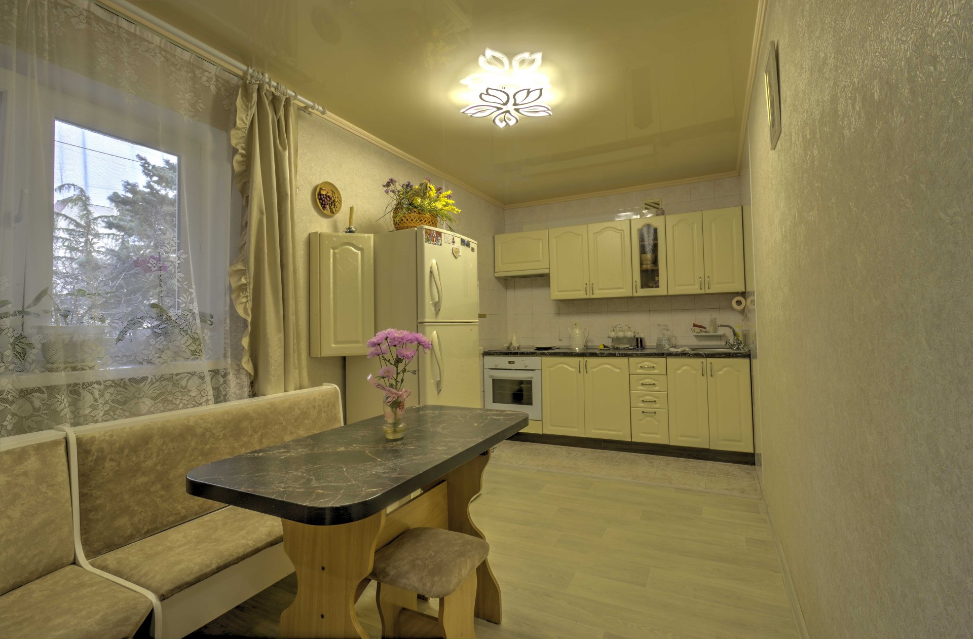 2-к квартира 79.1 м² 2/5 эт., Октябрьская