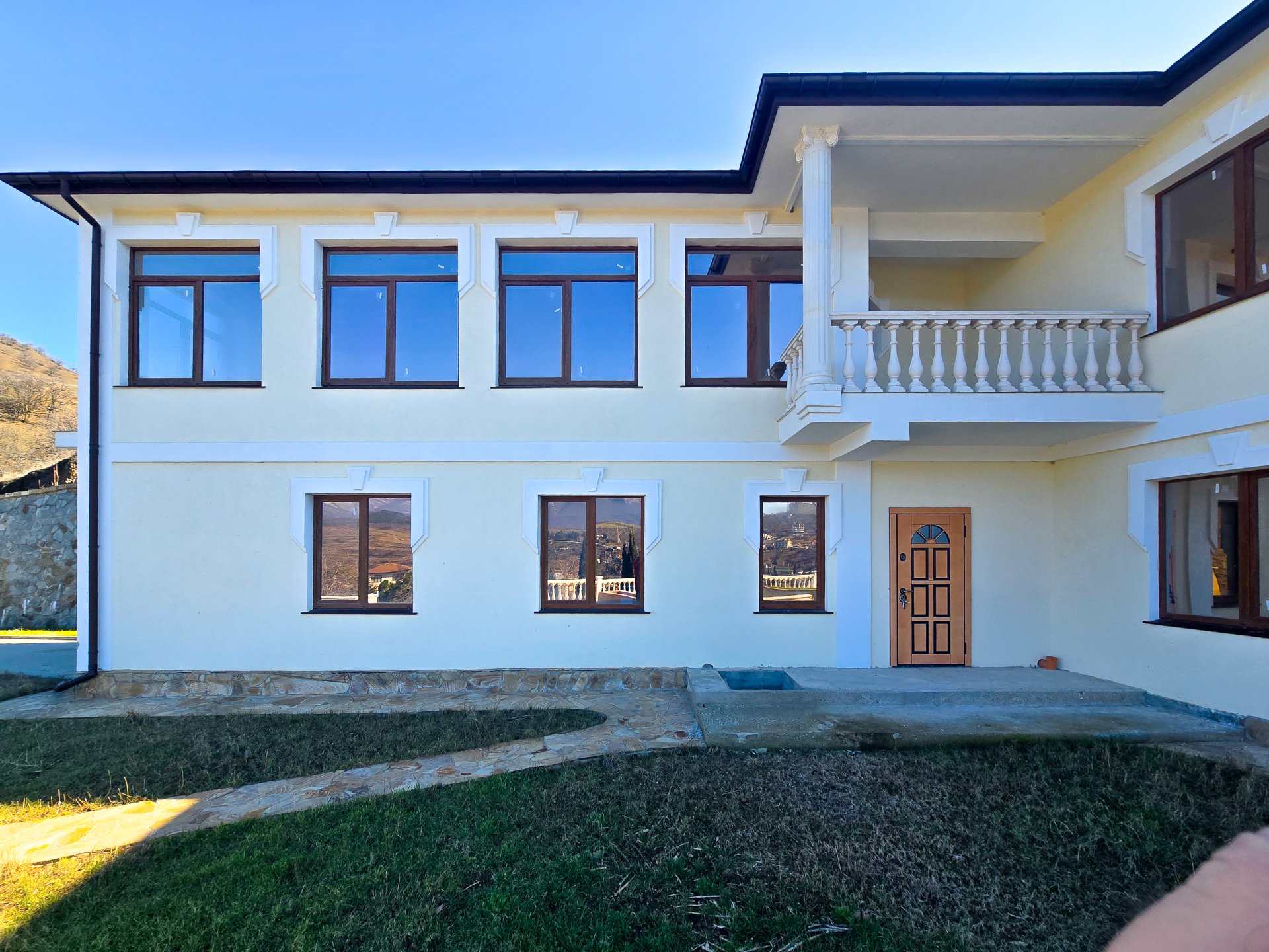 Дом 400 м² на 7.06 сот., Малореченское