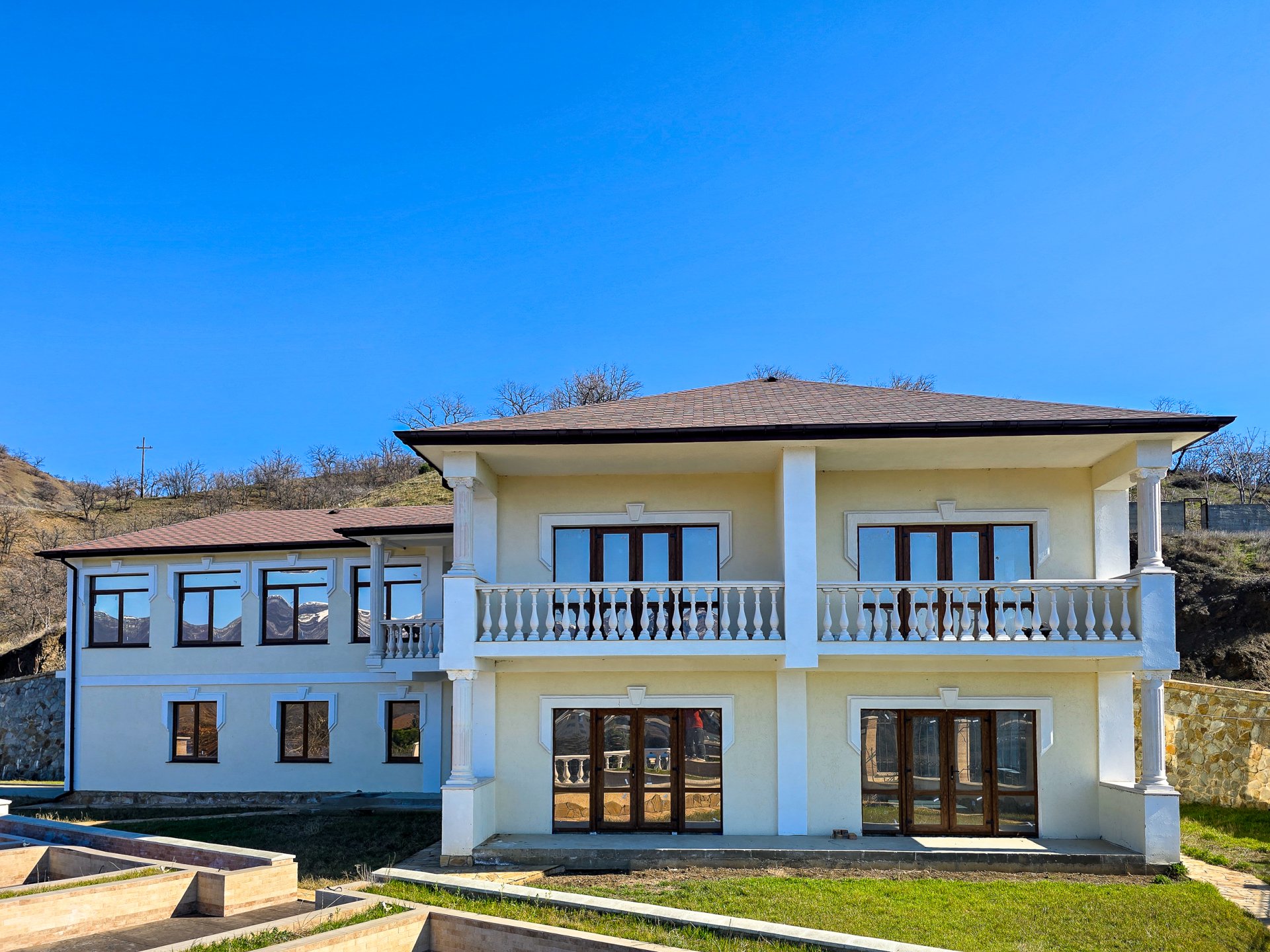 Дом 400 м² на 7.06 сот., Малореченское