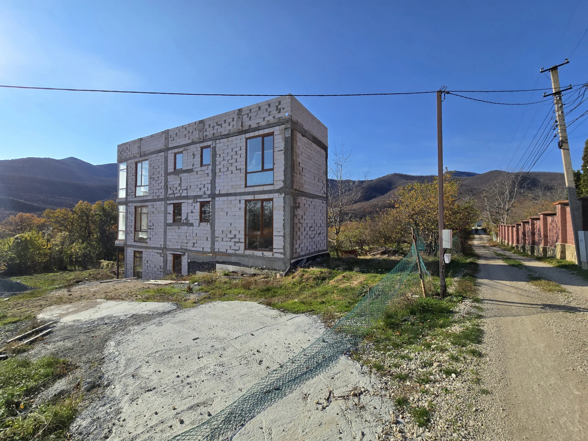 Дом 200 м² на 6 сот., Розовый