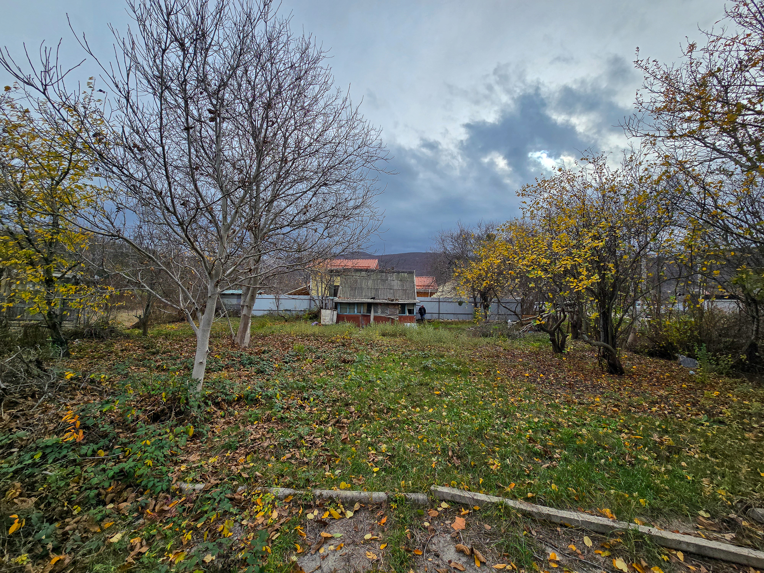 Ровный участок в центре с. Мраморное — фото 15