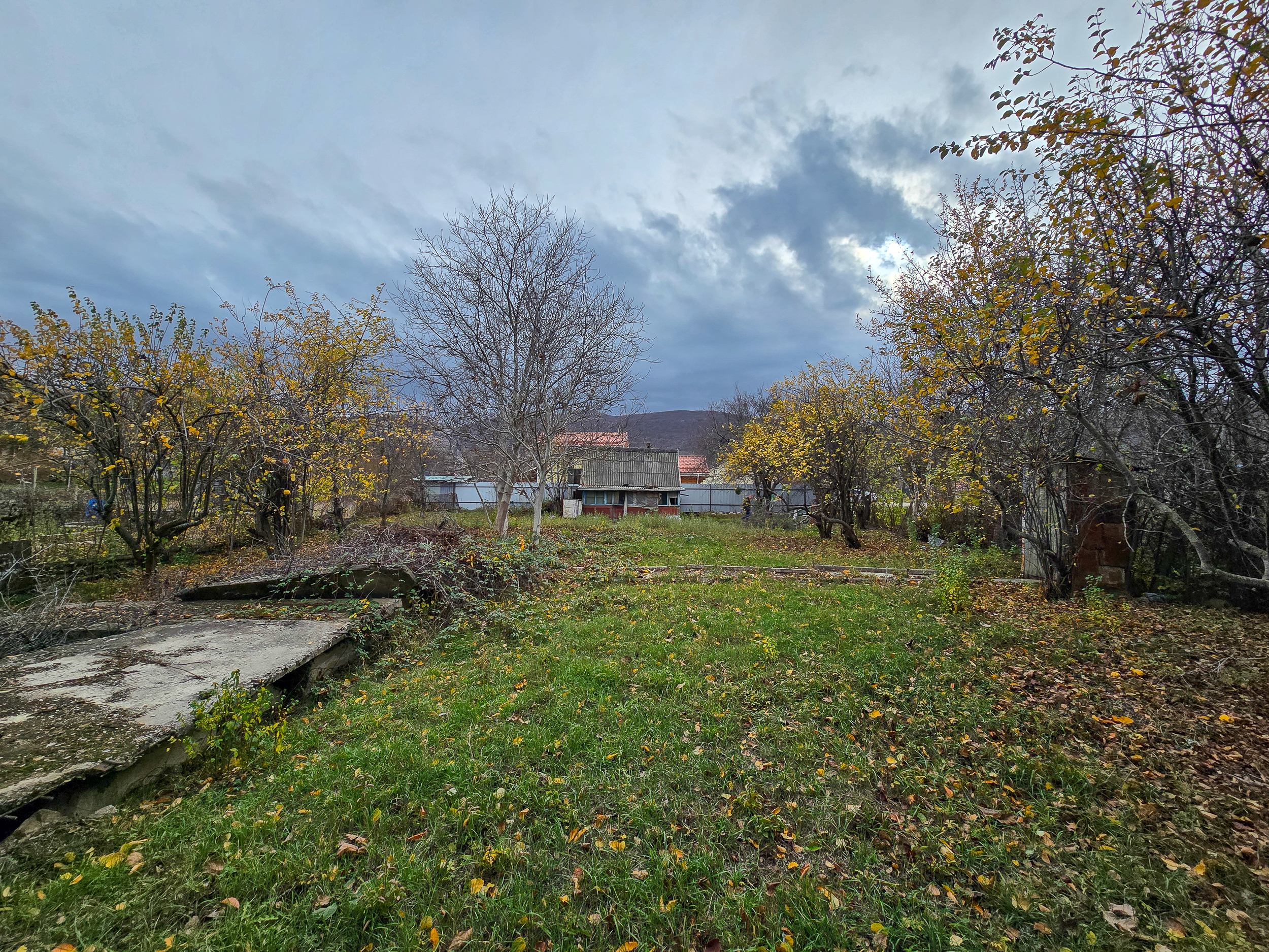 Ровный участок в центре с. Мраморное — фото 14